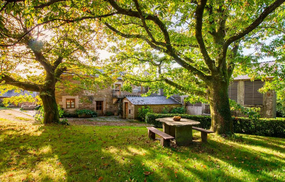 Hotel rural en Galicia Casa rural gallega auténtica rodeada de naturaleza, ejemplo de hoteles con identidad y sostenibilidad
